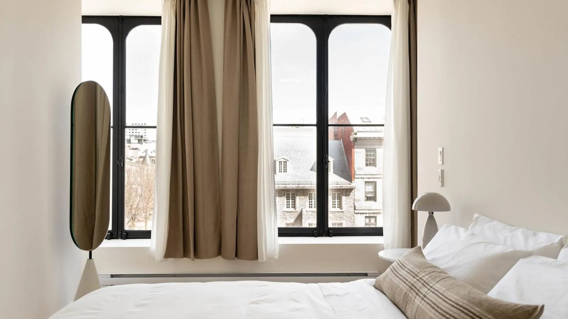 Maison Place Jacques-Cartier By Luxury In Transit Montreal Apartment